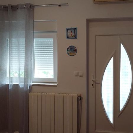 Apartments Matic Omisalj Exterior photo